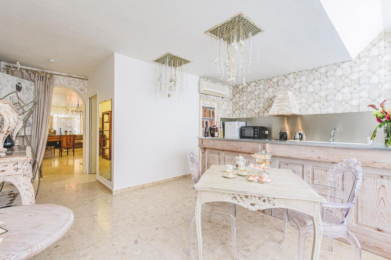 La Dolce Vita A Epernay Luaran gambar