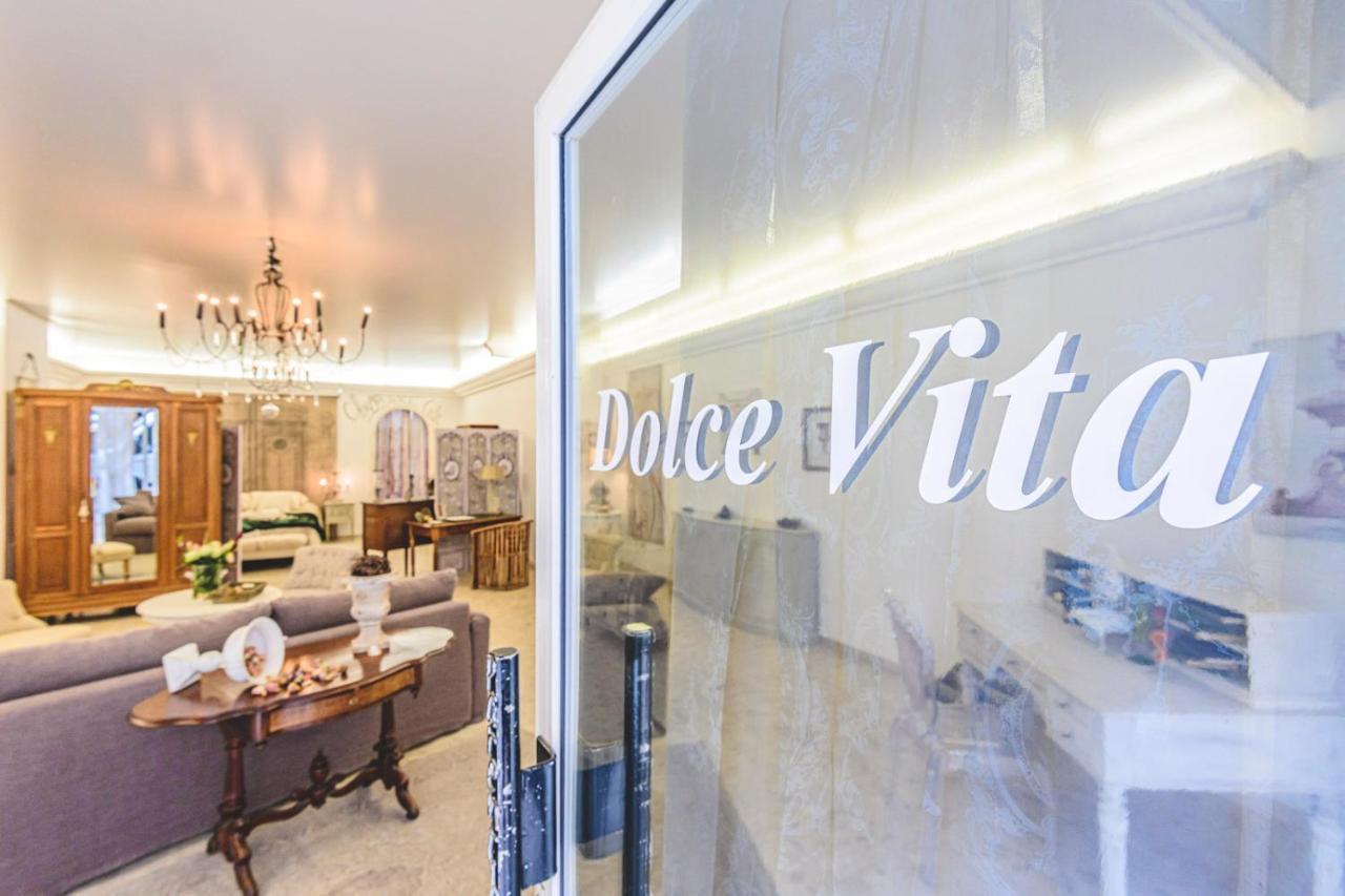 La Dolce Vita A Epernay Luaran gambar